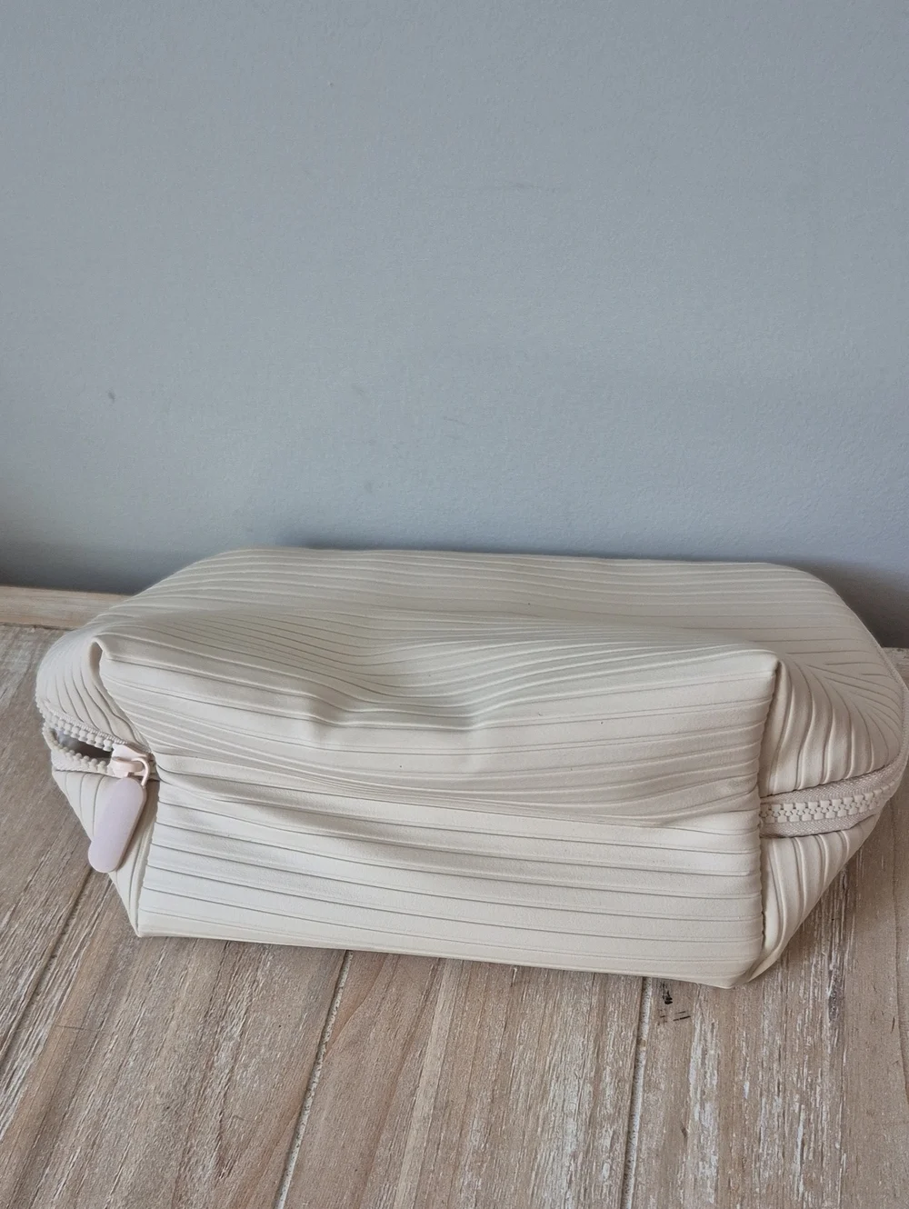 THE VERTI-Vertical Waterproof Makeup & Toiletry Bag  23 Pocket Organizer
